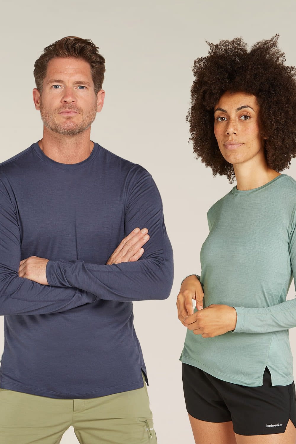 Two people wearing icebreaker ace long sleeve t-shirt