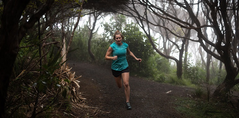 L’ultra-marathonienne Anna Frost porte des vêtements en fibres naturelles