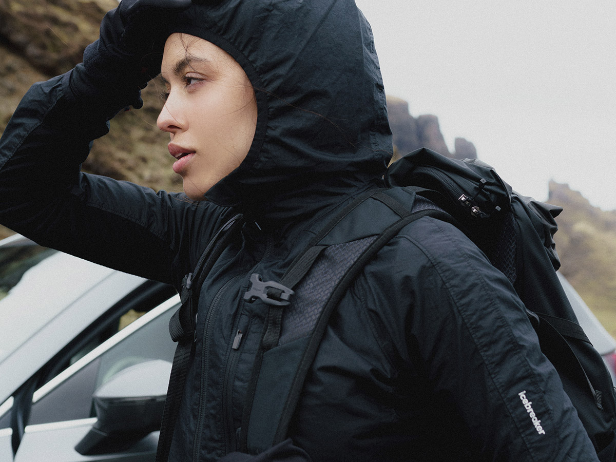 Personne portant une veste en mérinos Icebreaker Shell+