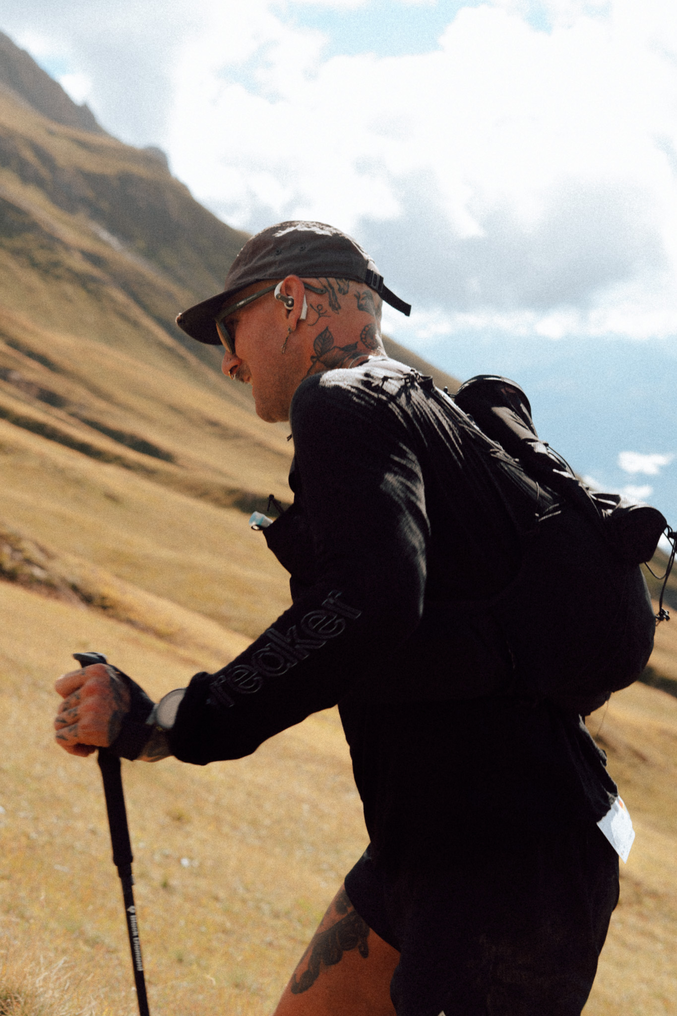 Mikey Kratzer wearing icebreaker 75 Featherlight running gear
